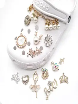 Móda Topánky Charms Dizajnér Croc Charms Bling Drahokamu Dievča Kryštál diamantu gem Dekorácie Kovové Pearl Koruny Príslušenstvo 15