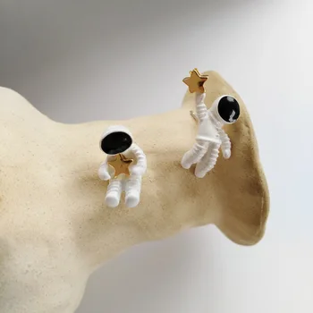 Spaceman náušnice jednoduché asymetrický star záujmové dizajn náušnice v uchu klipy stud, náušnice, Doplnky, Módne Šperky 16